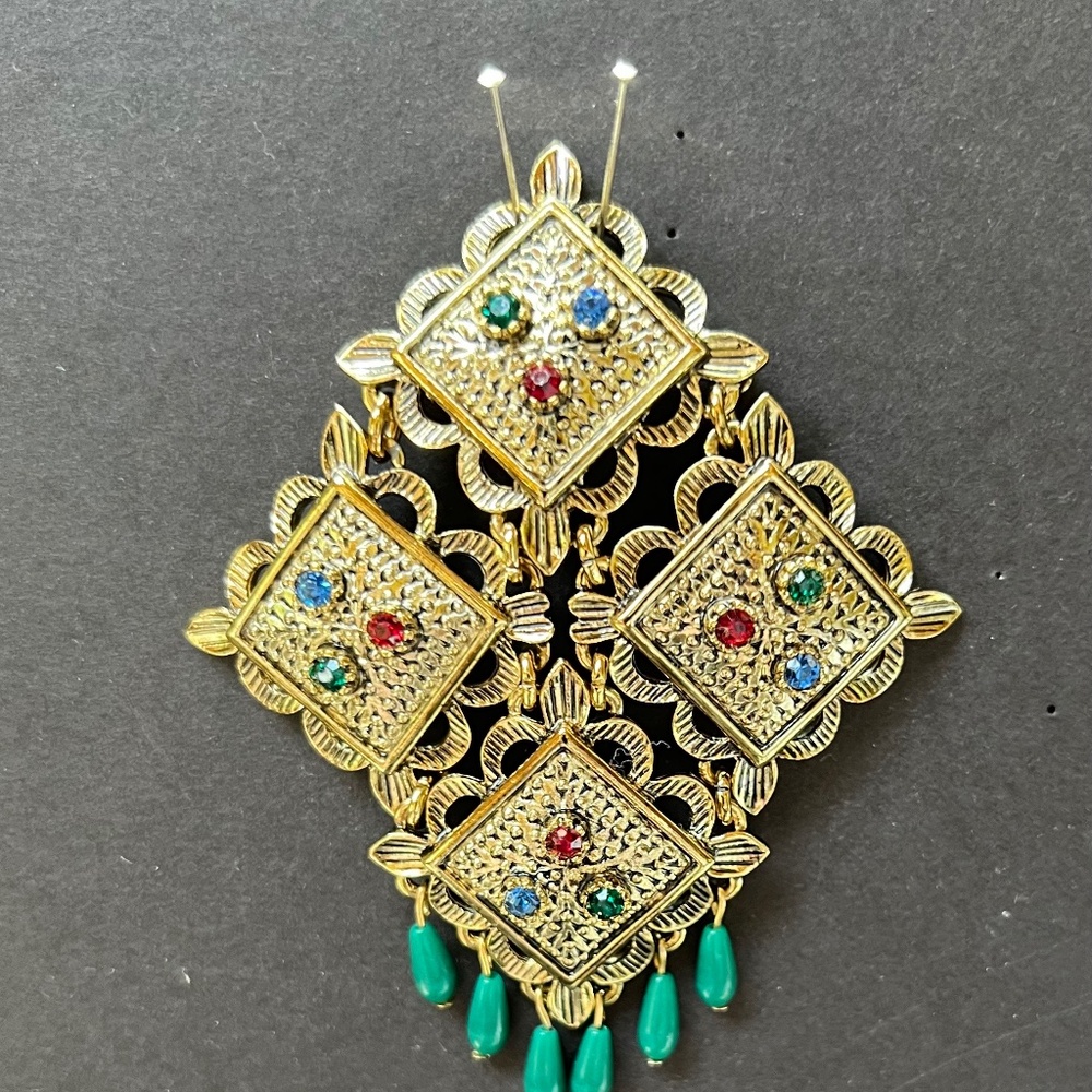 Rare vintage Sarah Coventry brooch